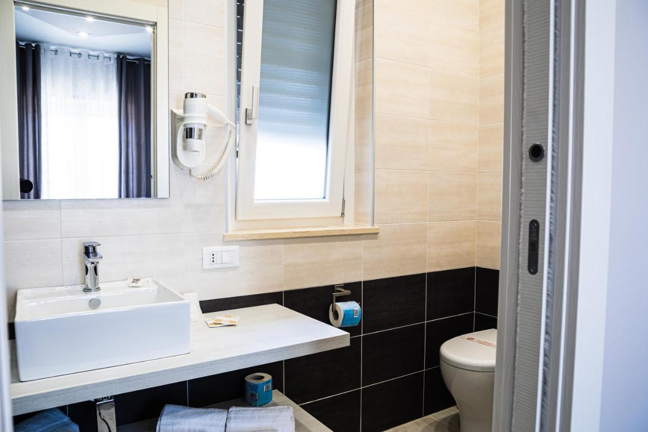Ninfa Marina Hotel Termoli Ngoại thất bức ảnh